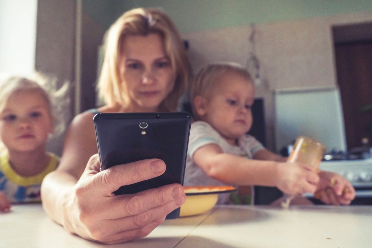 A mompreneur juggling her small business and motherhood