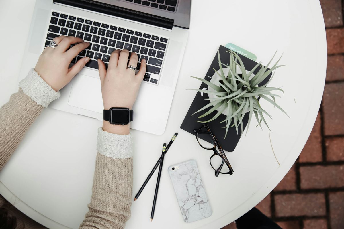 Business owner working to scale her online small business
