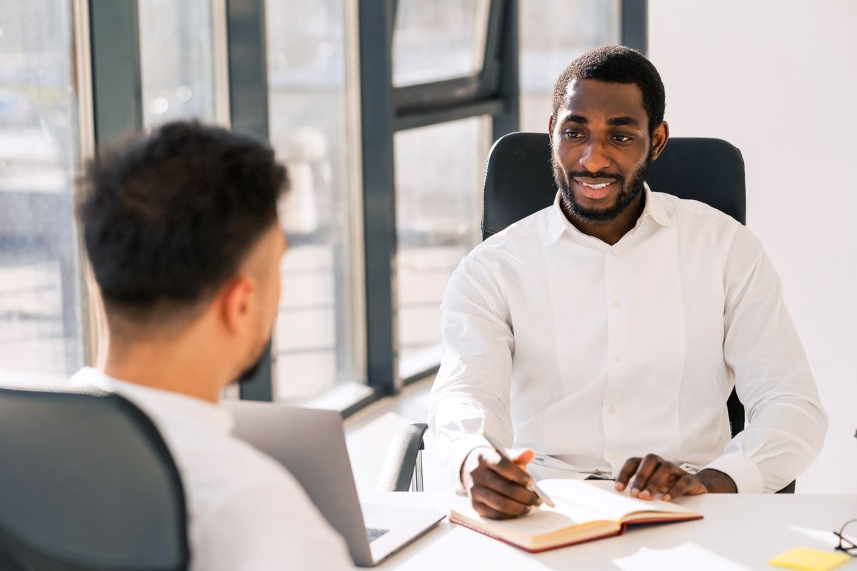 Employee and manager using emotional intelligence during a discussion