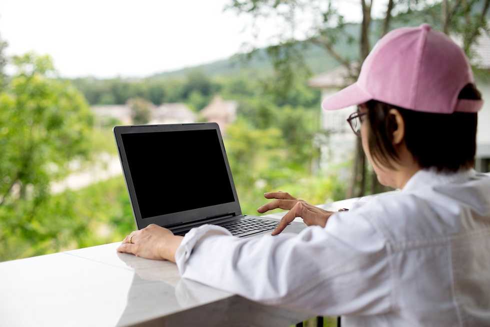 Entrepreneur working remotely as a digital nomad