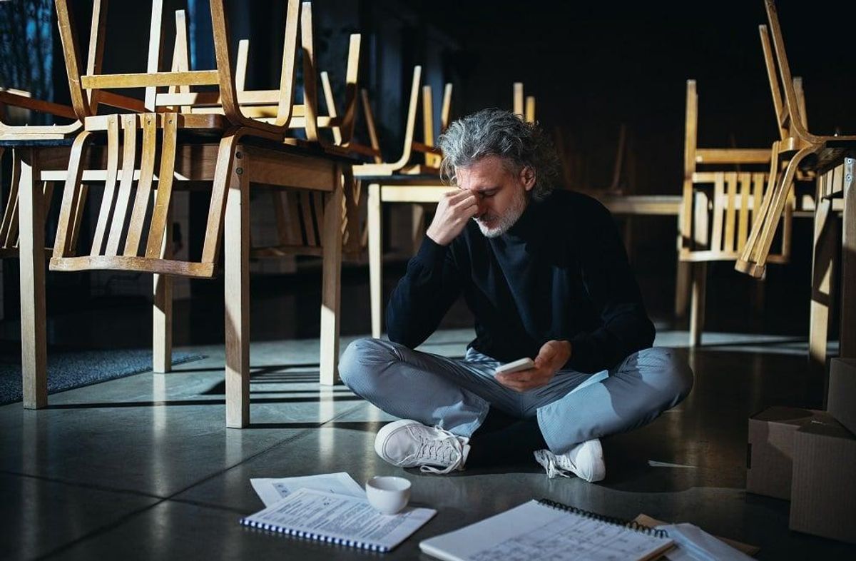 Frustrated startup founder without enough funding