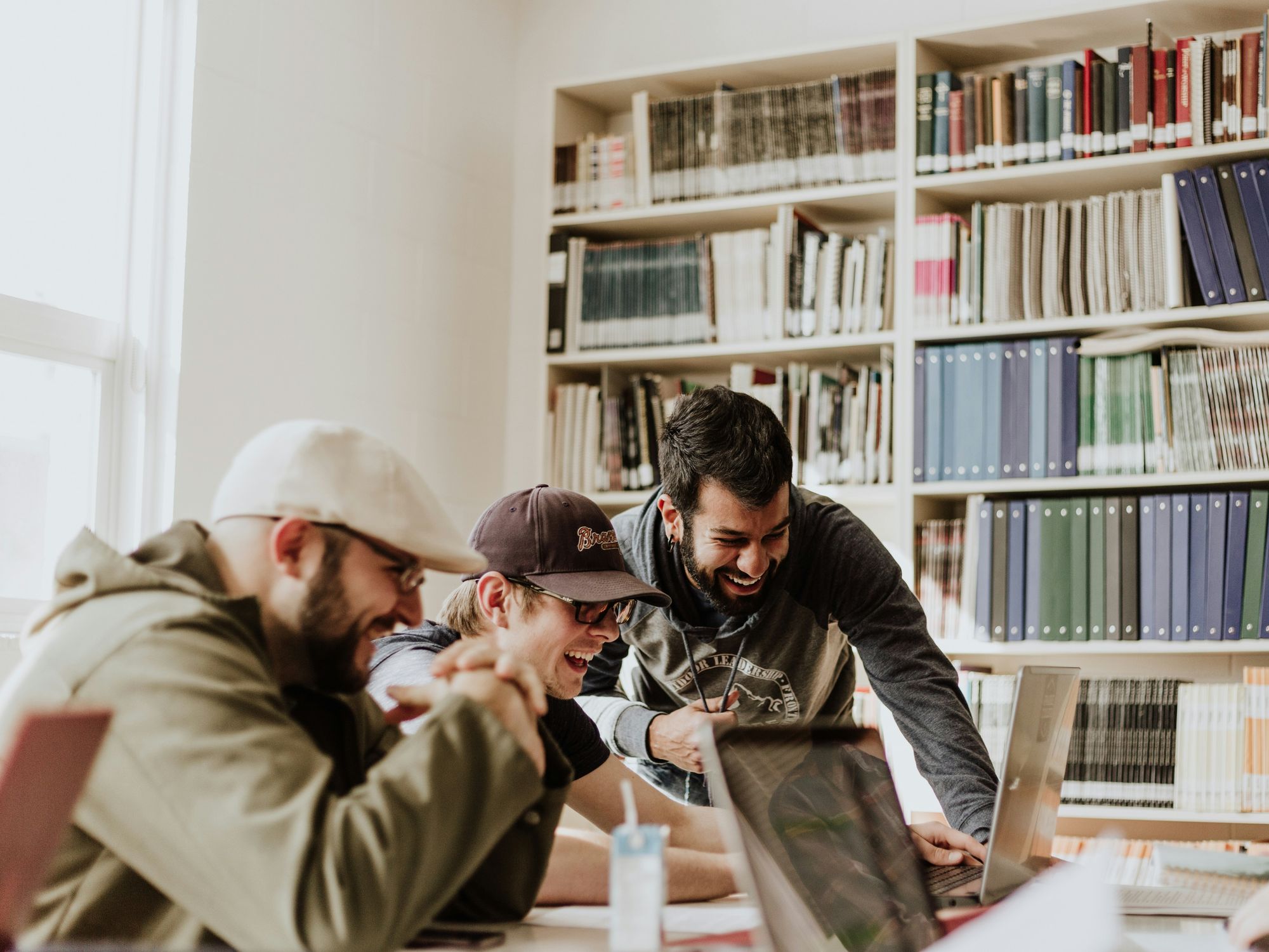 happy employees during a 4 day work week trial - Business Help and Advice Happy Employees During a Four-Day Work Week Trial