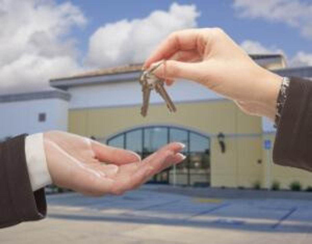 How to Choose a Commercial Real Estate Broker for Your Small Business