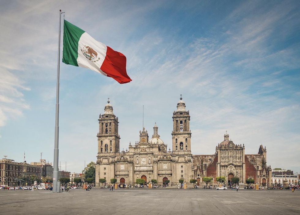 Guide to Proper Business Etiquette in Mexico