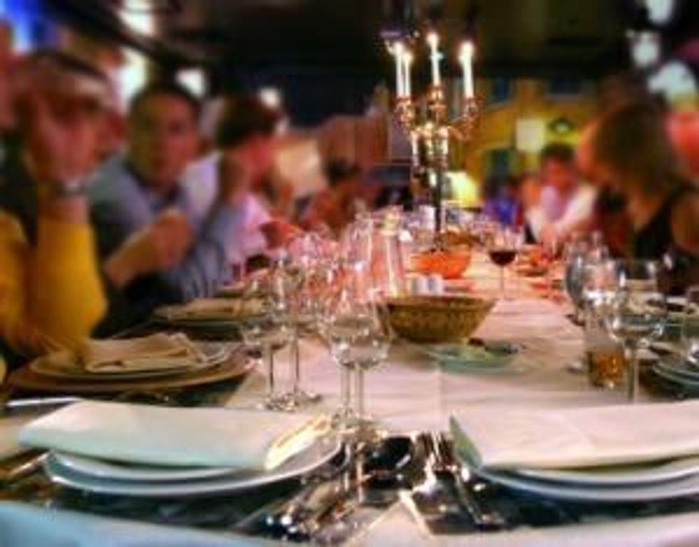 5 Ways Restaurants Can Use Social Media to Rev Up Business