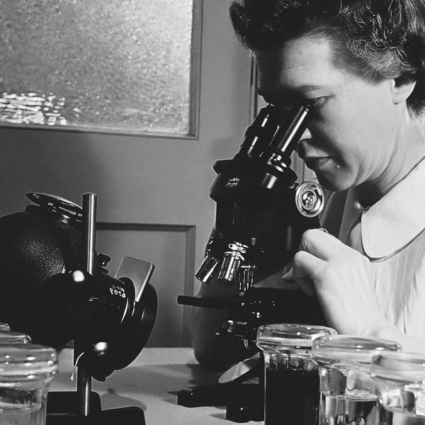 Inspirational woman doing science