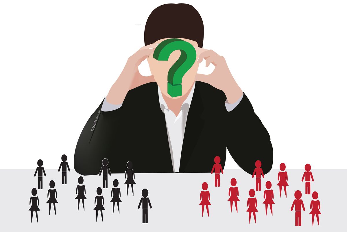 Manager choosing between employees and contractors