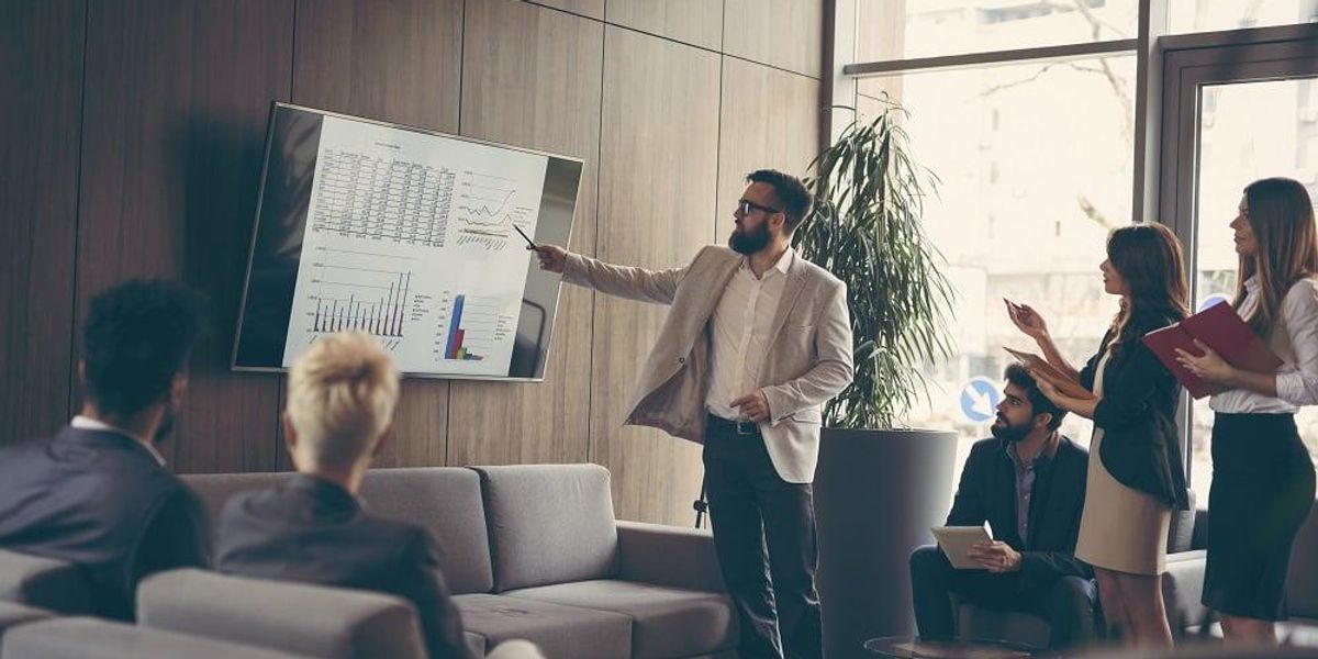 Presenting a pitch deck to fundraise for a startup