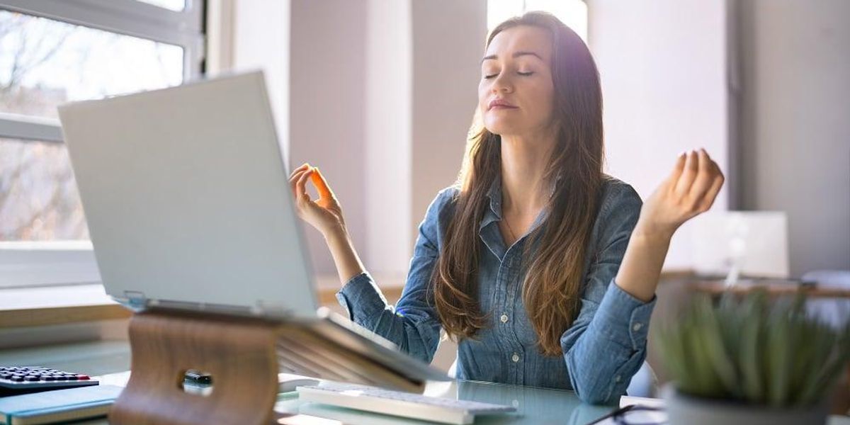 Resilient team leader does mindfulness exercises