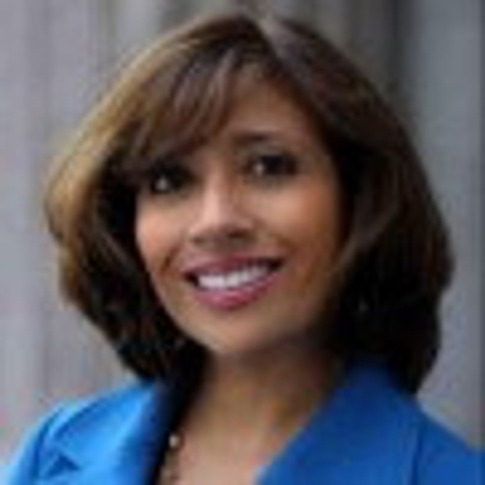 Syvlia Dion headshot