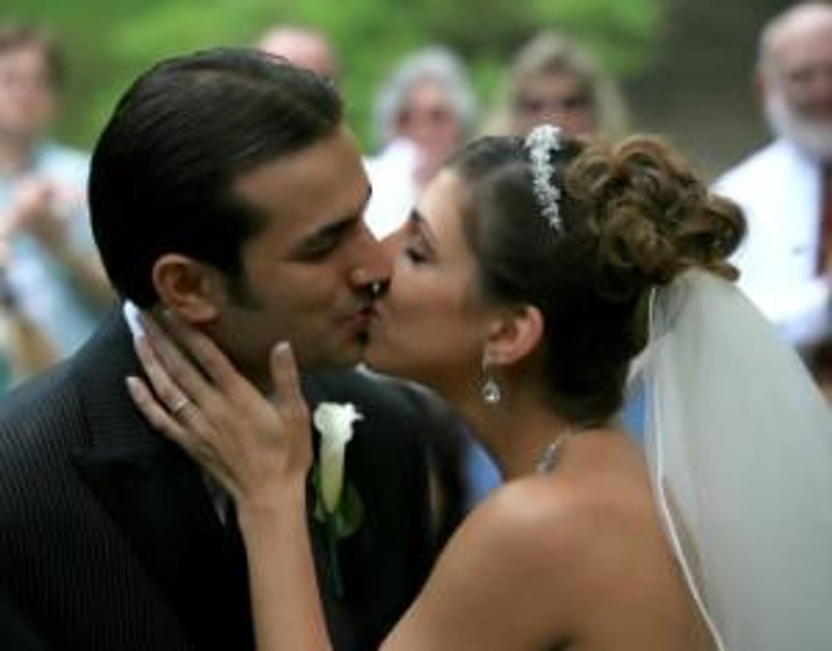 The I Do Kiss